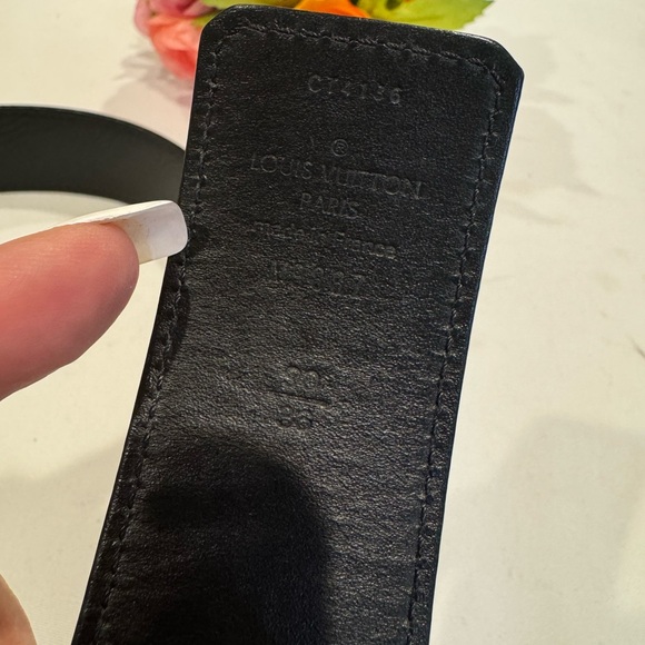 Authentic Louis Vuitton belt - Picture 11 of 13
